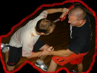 Learn how to survive a knife attack